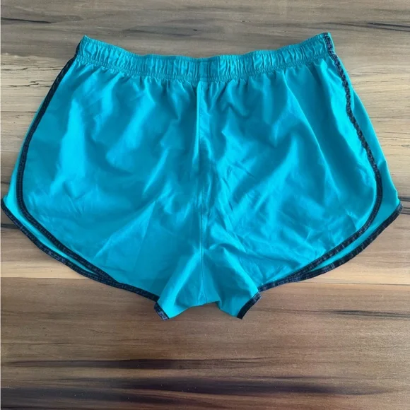 NIKE Womens Plus Tempo Running Fitness Shorts Green 1X - Picture 3 of 4
